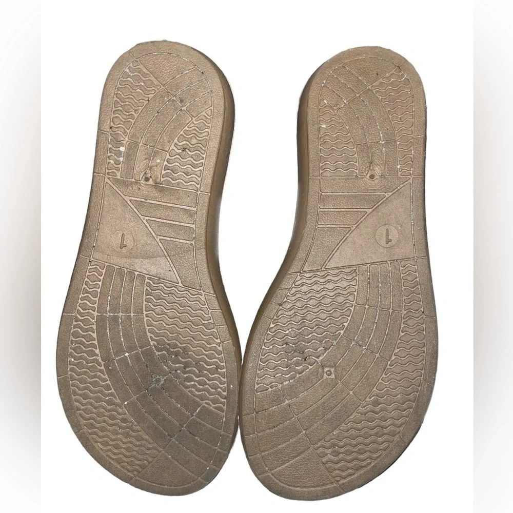 Adrienne Vittadini girls sandals